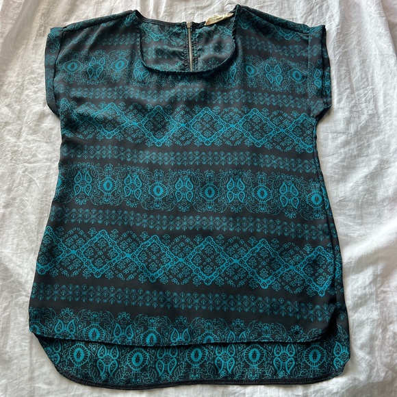 teal and black patterned blouse - Picture 1 of 3